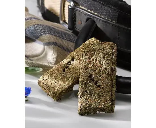 OKAPI Mineral Bricks – Mineralfutter-Riegel für die Handfütterung 2kg | Ab Lager Schweiz – imFUTTERSACK.ch